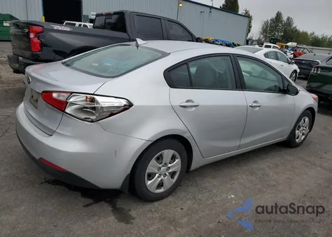 2015 Kia Forte Lx z USA, uszkodzony, nr VIN KNAFK4A68F5379370